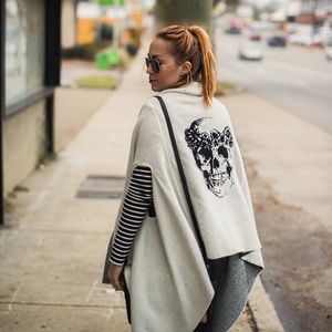Skull Cashmere Poncho with flower skull